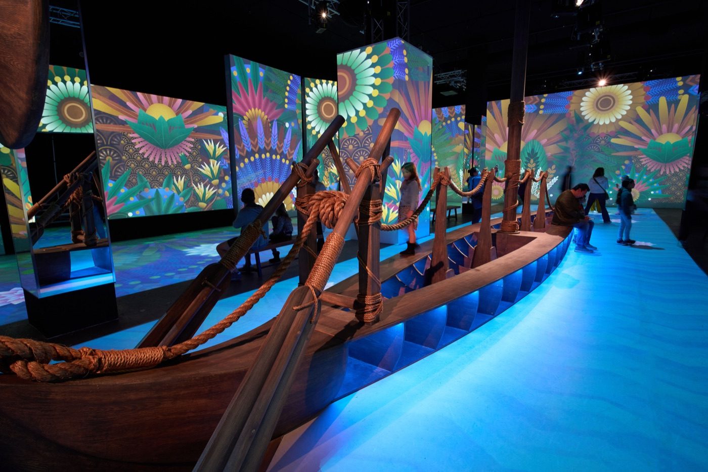 Custom booth and scenic environment fabrication